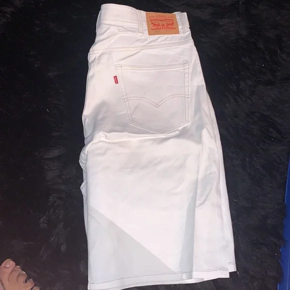 Levi shorts - Picture 2 of 5